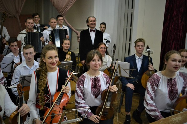 оркестр народних інструментів, студенти-солісти, відзнаки 