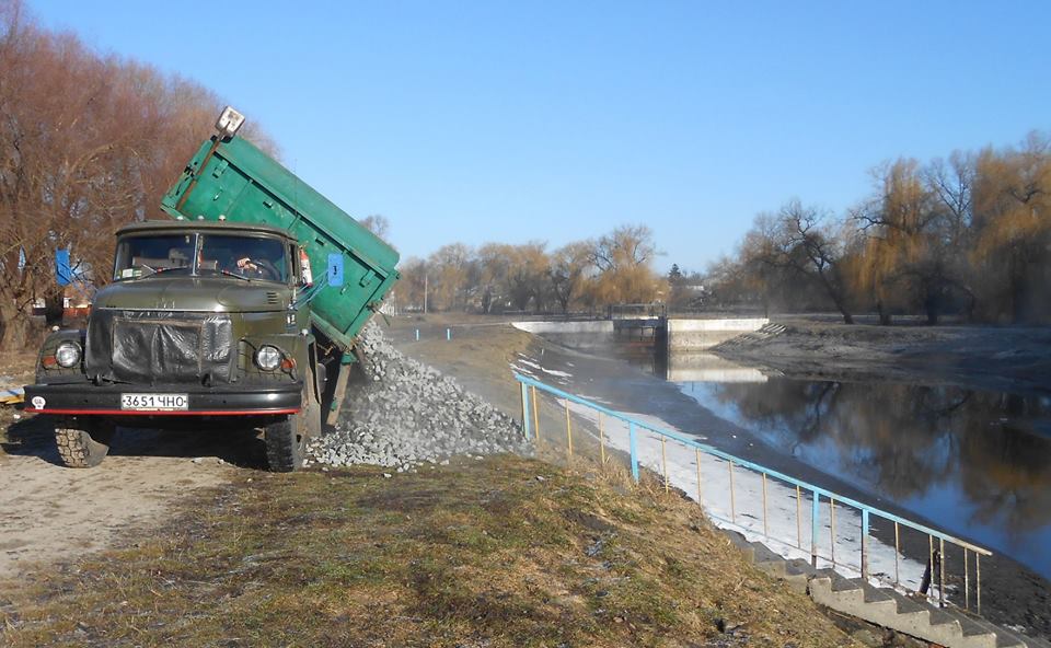 Остер, прибирання, благоустрій