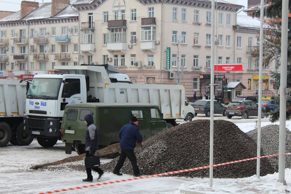 площа, реконструкція, будівництво