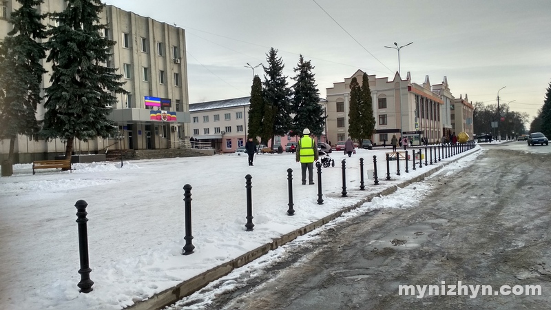 стовпчики, площа, відновлення