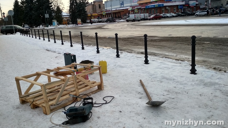 стовпчики, площа, відновлення