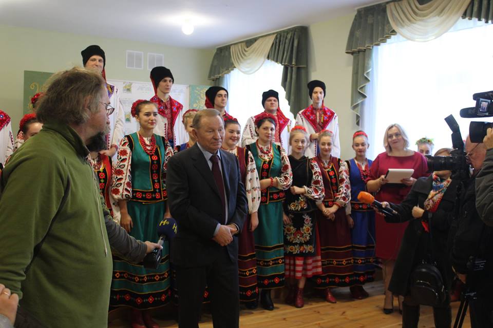 Леонід Кучма, фортепіано, стипендії