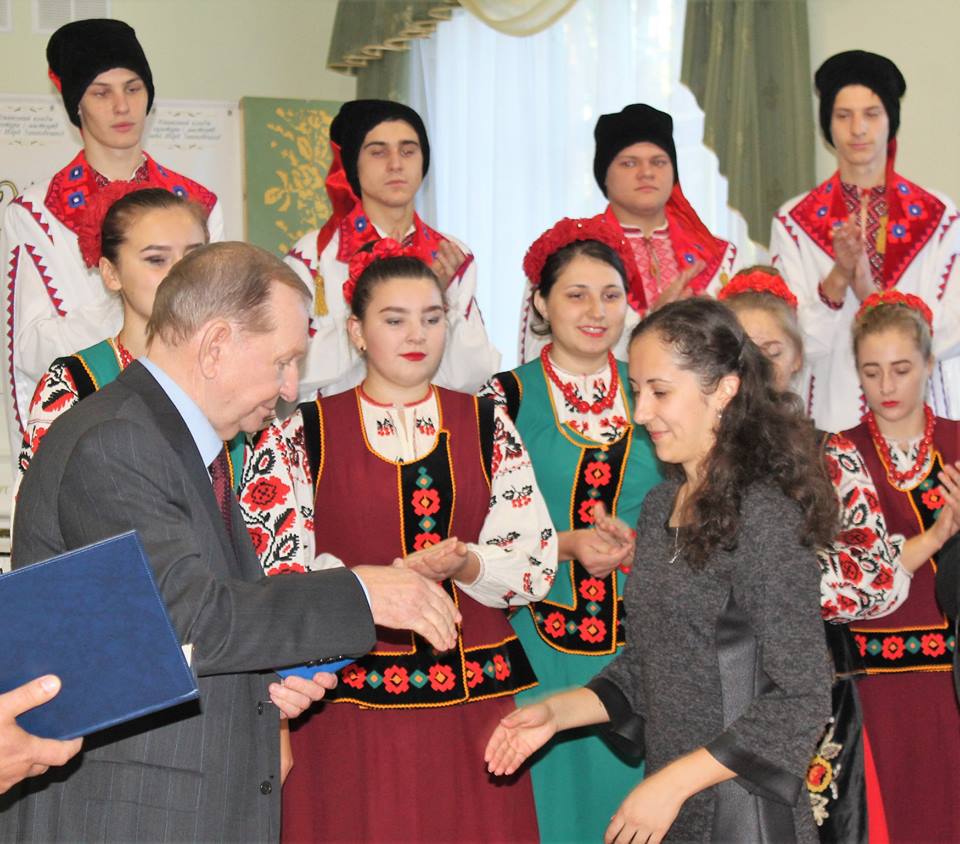 Леонід Кучма, фортепіано, стипендії