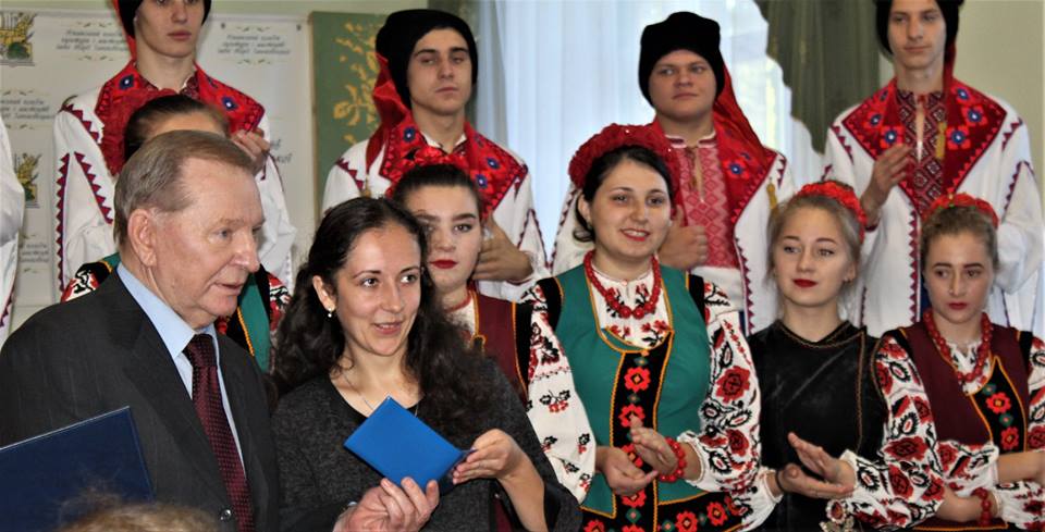 Леонід Кучма, фортепіано, стипендії