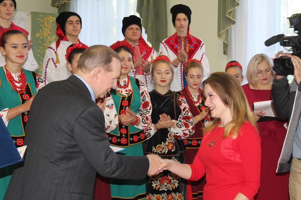 Леонід Кучма, фортепіано, стипендії