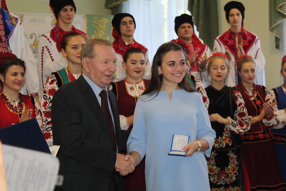 Леонід Кучма, фортепіано, стипендії