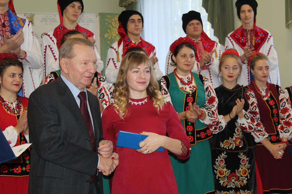 Леонід Кучма, фортепіано, стипендії