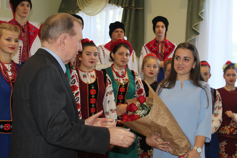 Леонід Кучма, фортепіано, стипендії