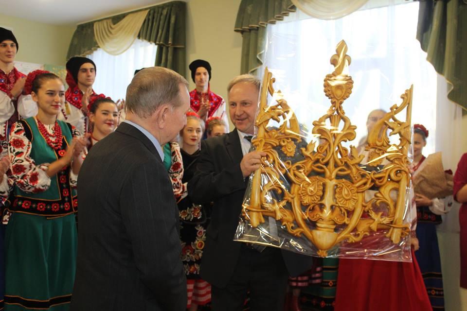 Леонід Кучма, фортепіано, стипендії
