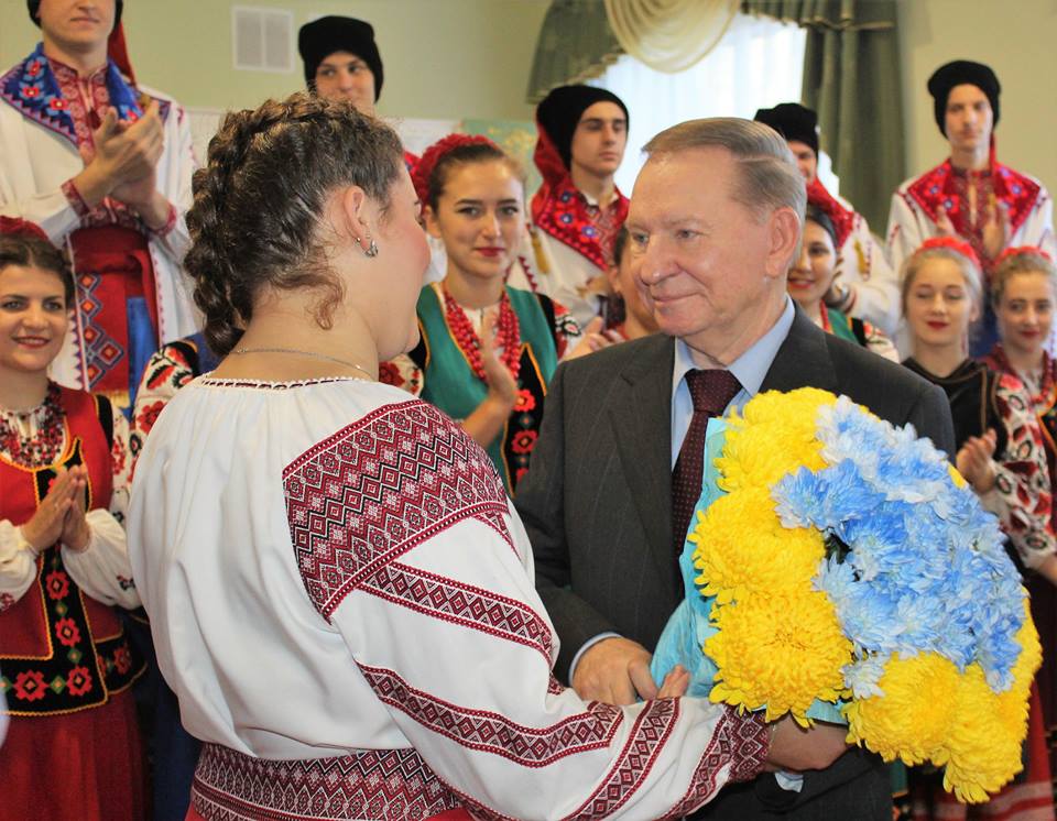 Леонід Кучма, фортепіано, стипендії