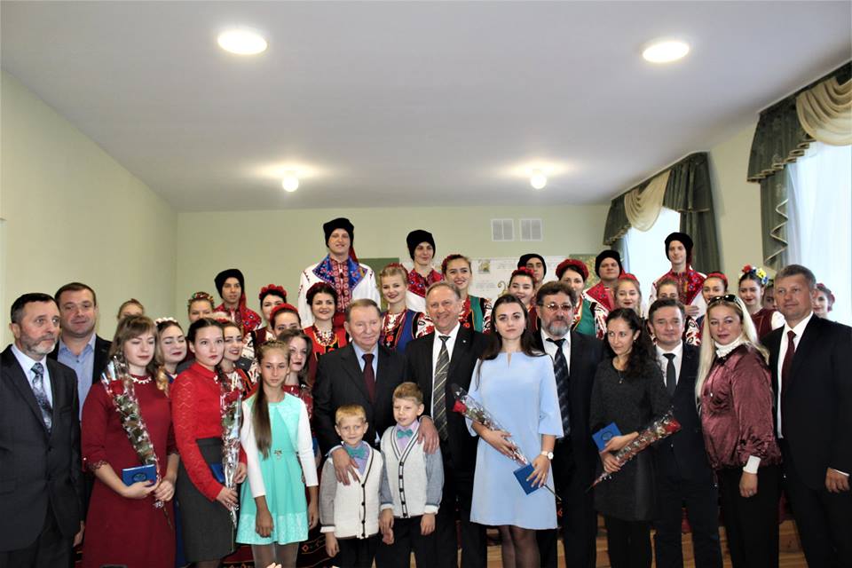 Леонід Кучма, фортепіано, стипендії