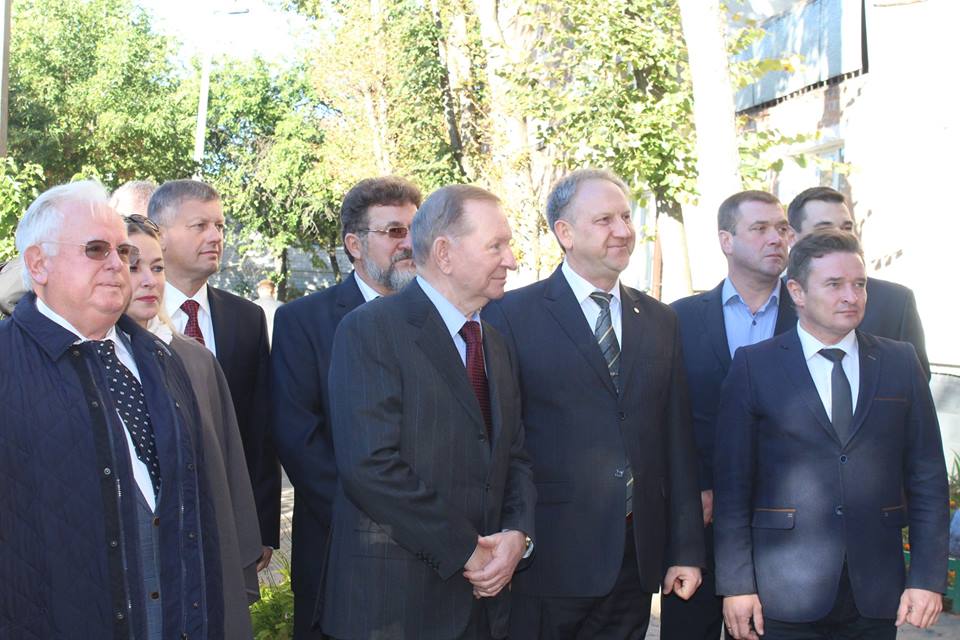 Леонід Кучма, фортепіано, стипендії
