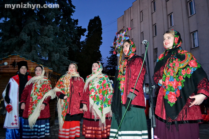 Різдво, святкування, площа, вертеп, колядка