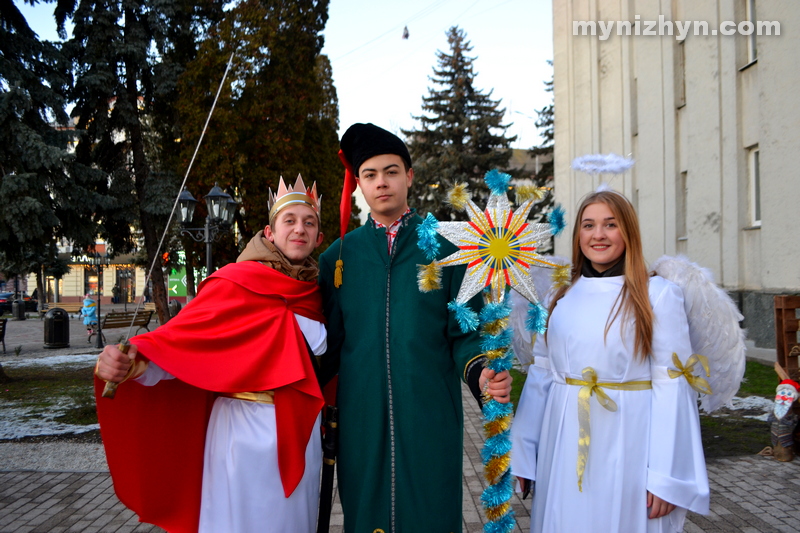 Різдво, святкування, площа, вертеп, колядка