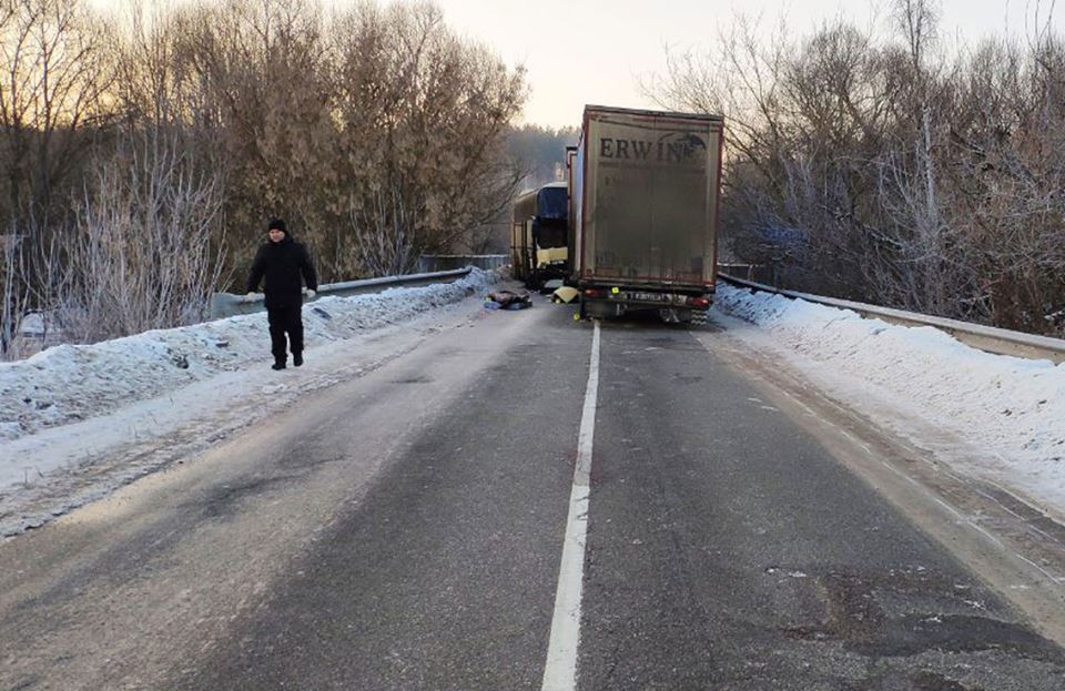 ДТП, автобус, вантажівка, загибель