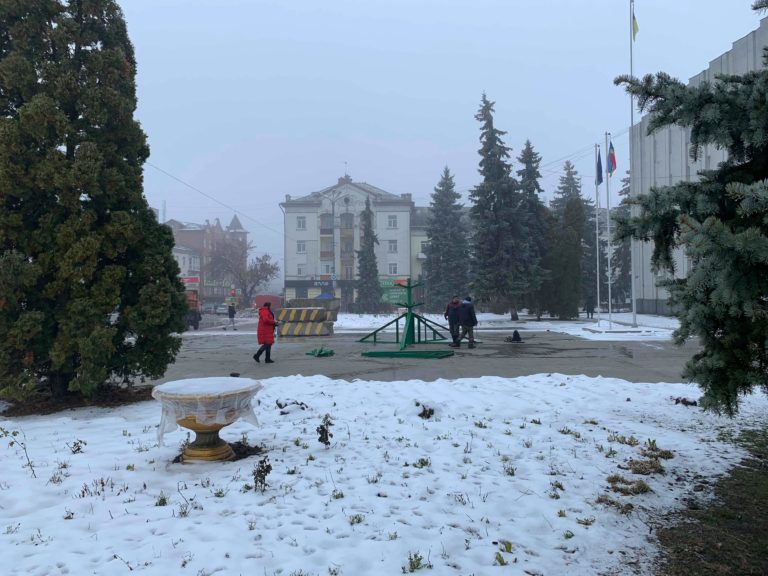 ялинка, встановлення, площа, реконструкція, бетон, сліди