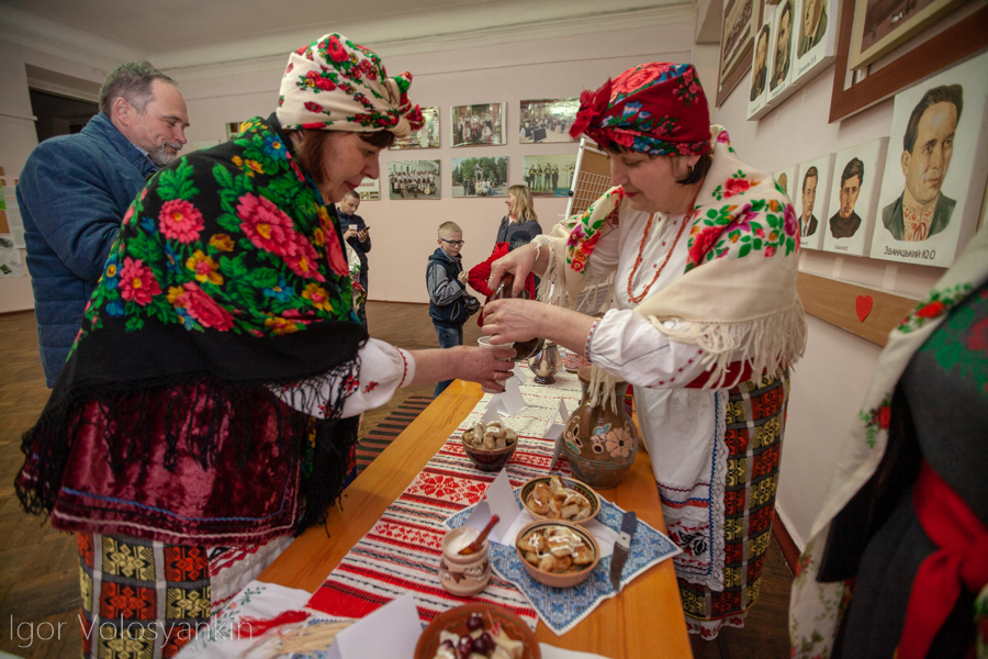 Бібліоніч, університет