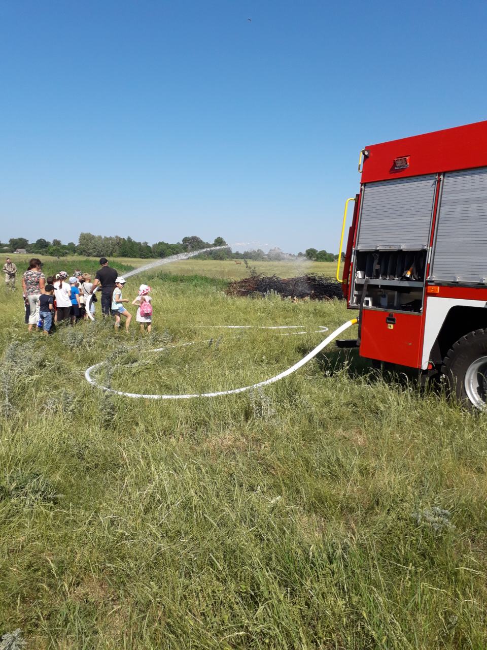 пожежа, рятувальники, діти, Ніжинський лісгосп