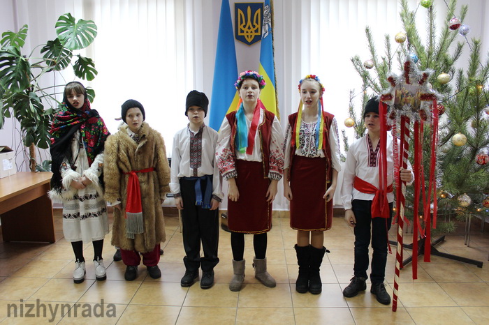 щедрування, Ніжинський будинок інтернат, міськрада, супермаркет