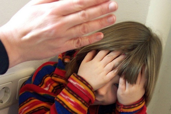 дитина, фізичне насилля, адміністративна відповідальність