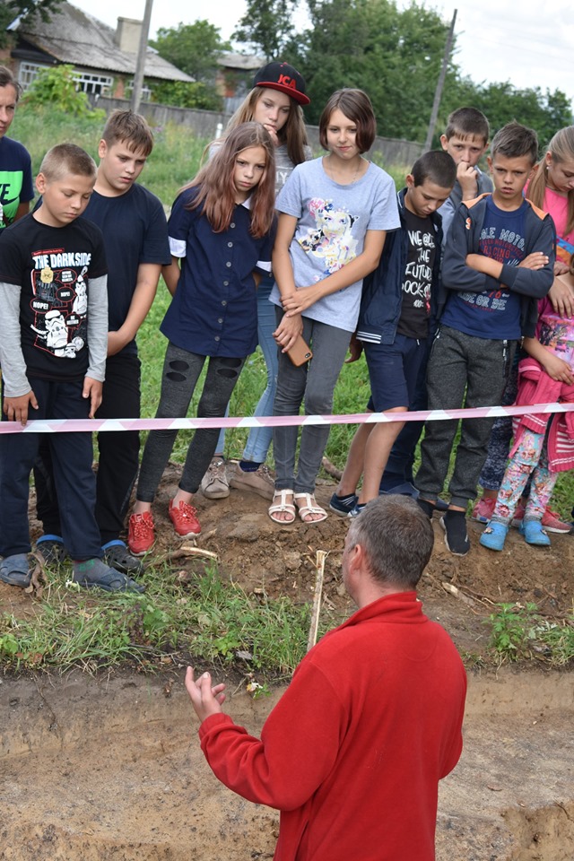 археологи, Іван Кедун, школярі
