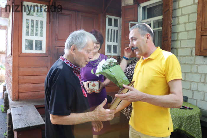 ніжинський майстер, ювілей, подарунки