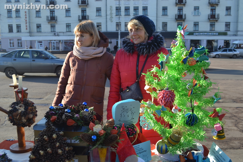 Різдвяний ярмарок, майстри, ялинка, площа Франка