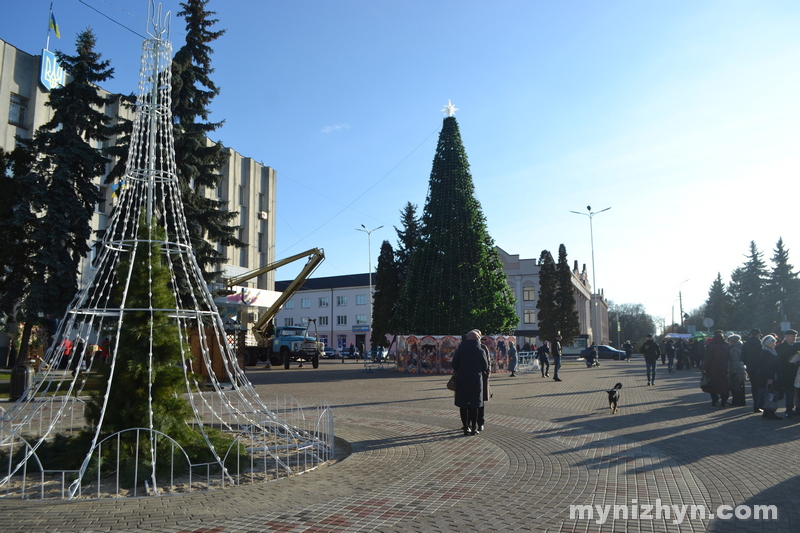 Різдвяний ярмарок, майстри, ялинка, площа Франка