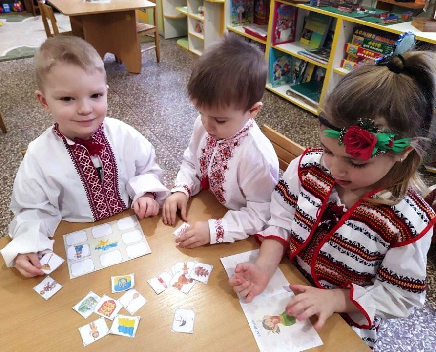 мова, Україна, ДНЗ №13 «Берізка», панно, квест-ігри