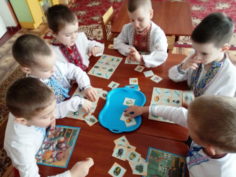 мова, Україна, ДНЗ №13 «Берізка», панно, квест-ігри