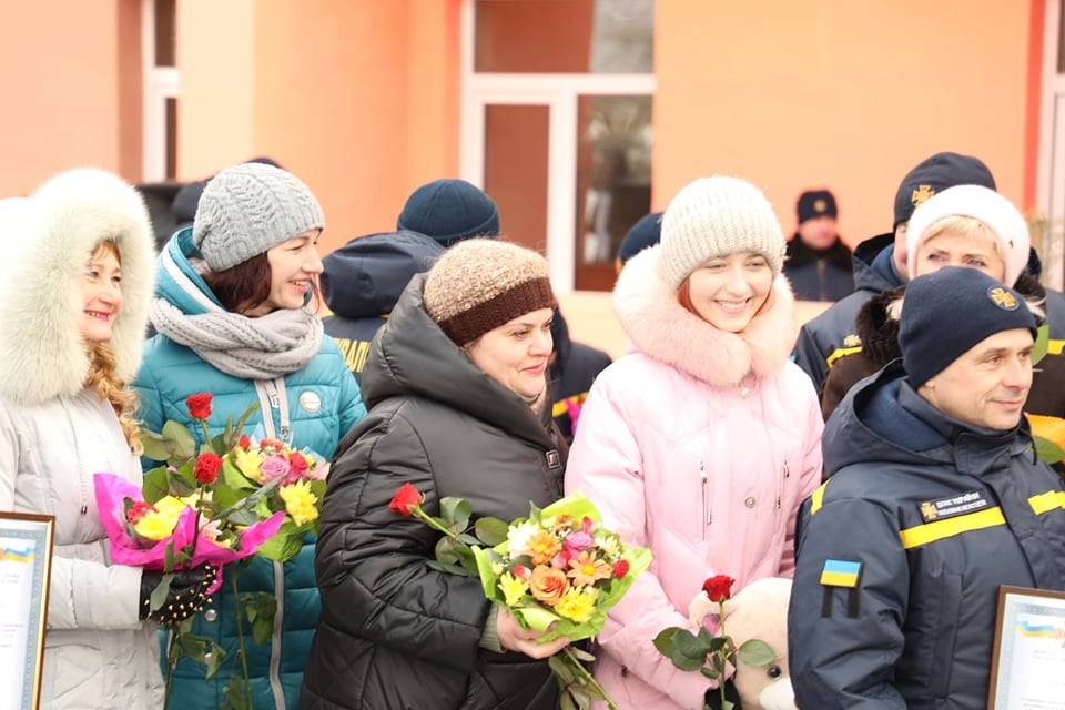 рятувальники, квартири, святкування, спеціальний авіаційний загін