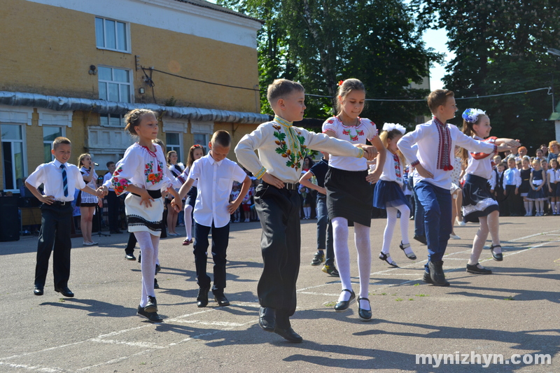 школа №9, Останній дзвоник, випускники