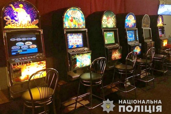 гральні клуби, лотереї, гральні заклади, поліція