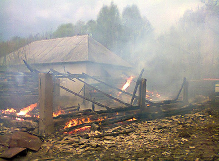 Несвідомі мешканці області спалюють траву та власне житло