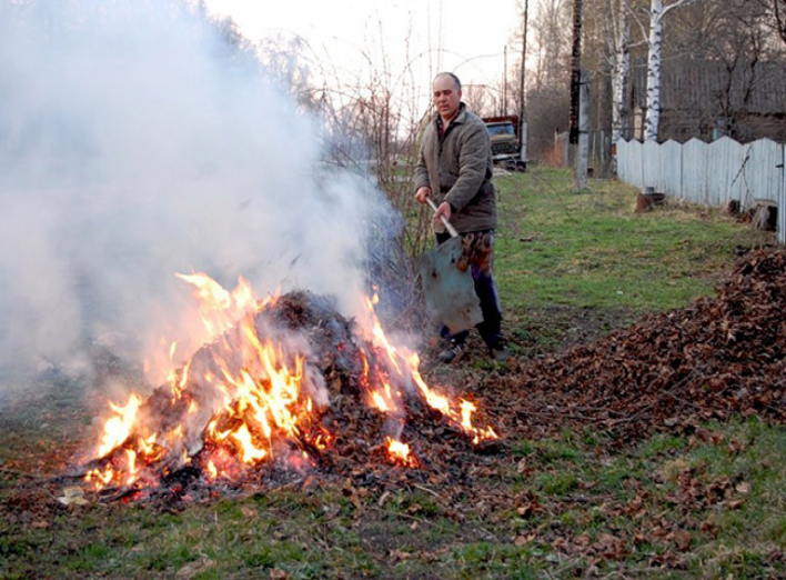 За спалювання листя та сміття можна отримати штраф у майже 2 тисячі гривень