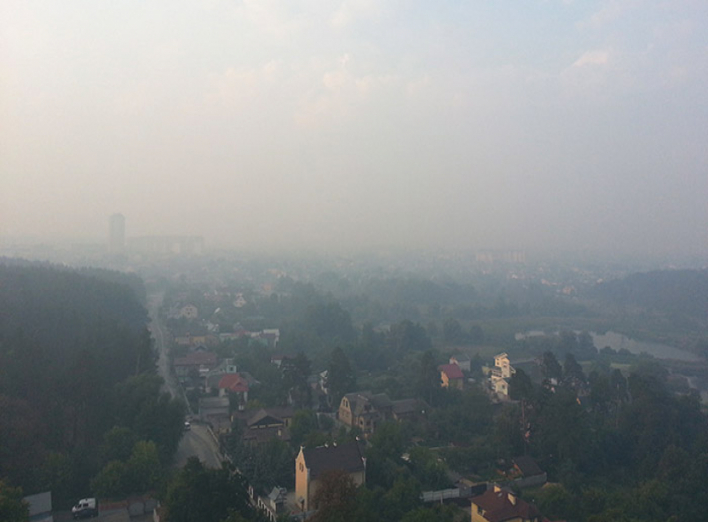 У Києві через дим закривають школи і дитячі садки