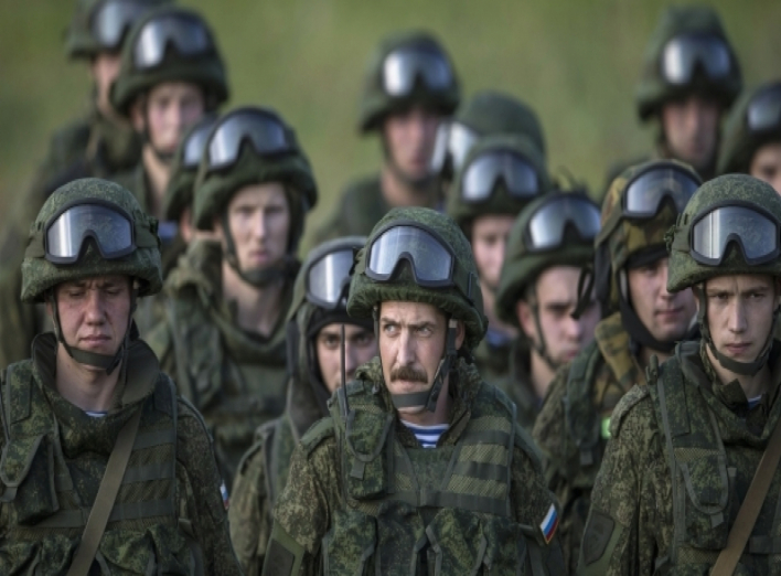 Путін раптово привів у повну бойову готовність російські війська біля України
