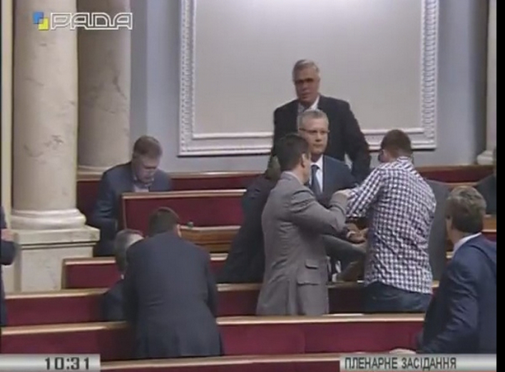 Парасюк знову побився в парламенті