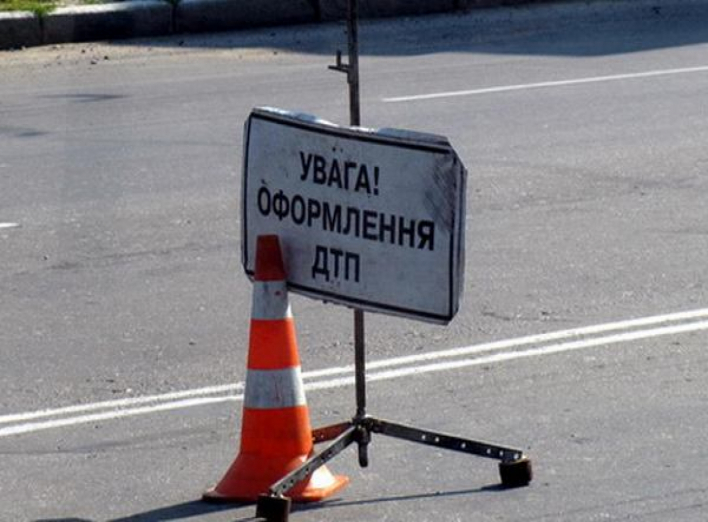 На Московській трасі зіткнулись маршрутки: постраждало 3 людини
