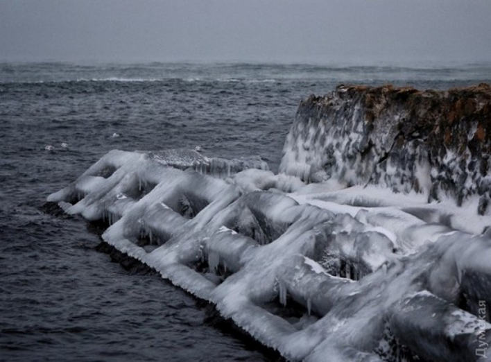 Море біля Одеси починає замерзати: вражаючі фото явища