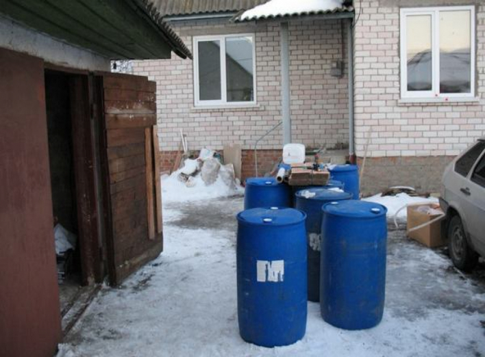 На Чернігівщині вилучено 1,5 тонни алкогольного фальсифікату 