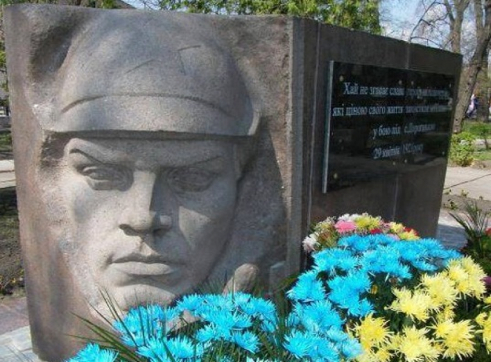 Пам’ятник загиблим радянським міліціонерам можуть перенести на кладовище