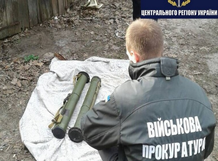 На Чернігівщині затримали військового, який торгував гранатометами
