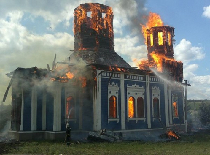 Російські спецслужби пропонують по 2 тисячі доларів за підпал храмів "УПЦ МП"