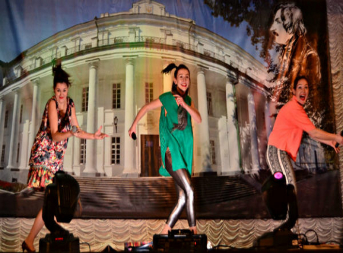 Всеукраїнський фестиваль КВН у Ніжині – сміявся навіть Гоголь. Фото