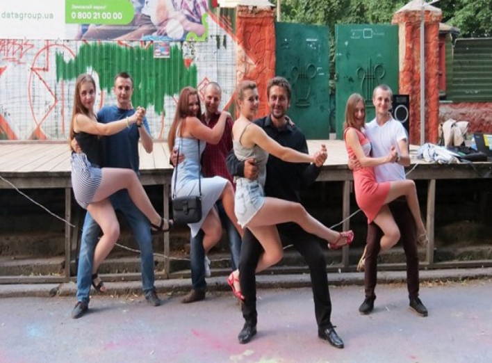 Гаряче аргентинське танго у Ніжині. Фото і відео