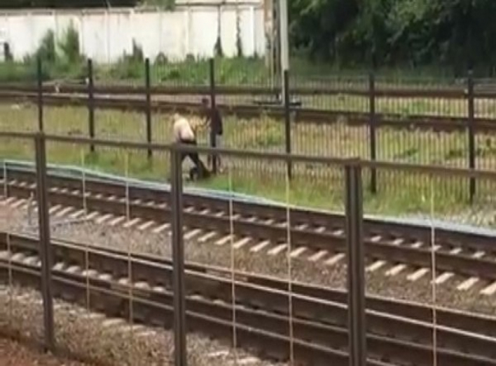 Чергова "битва" з парканом на вокзалі у Ніжині. Відео