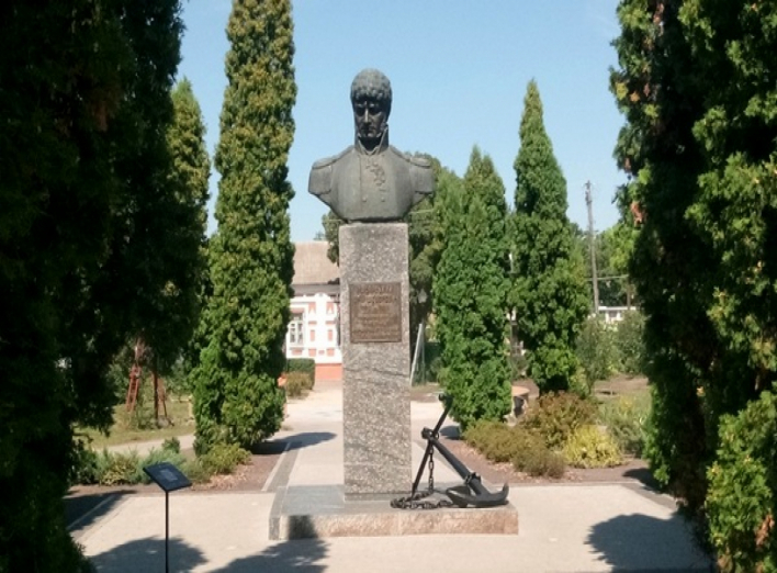 У Ніжині намагалися поцупити якір з пам'ятника Юрія Лисянського