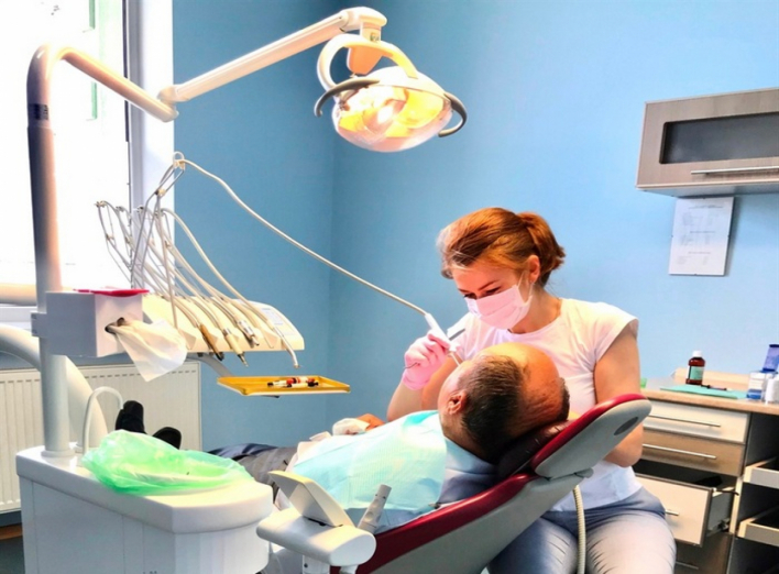 Міська стоматполіклініка придбала ще одну нову стоматологічну установку