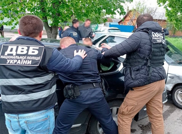 На Чернігівщині поліцейським-хабарникам повідомили про підозру 